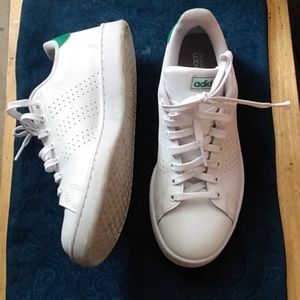 Adidas Advantage Sneakers style& comfort!!! 👟 💜